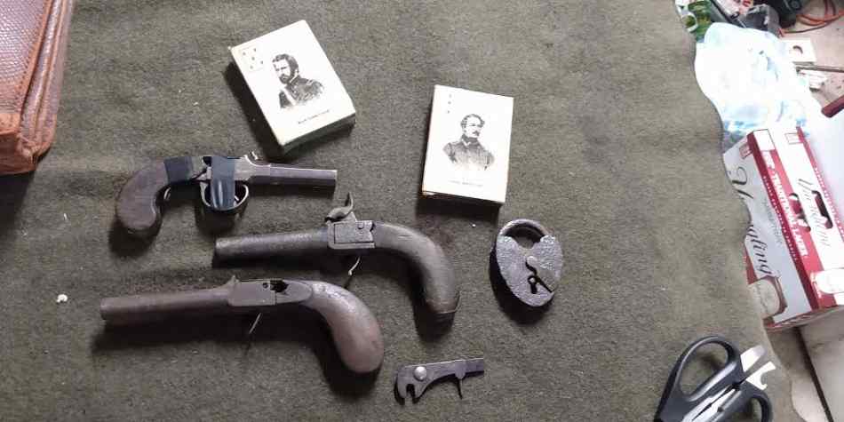 Three CIVIL WAR pocket pistols for restoration.