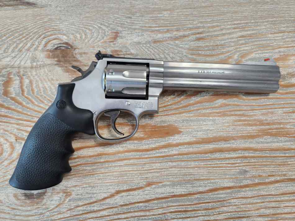 Smith and Wesson 686 plus -7 shot 357 magnum