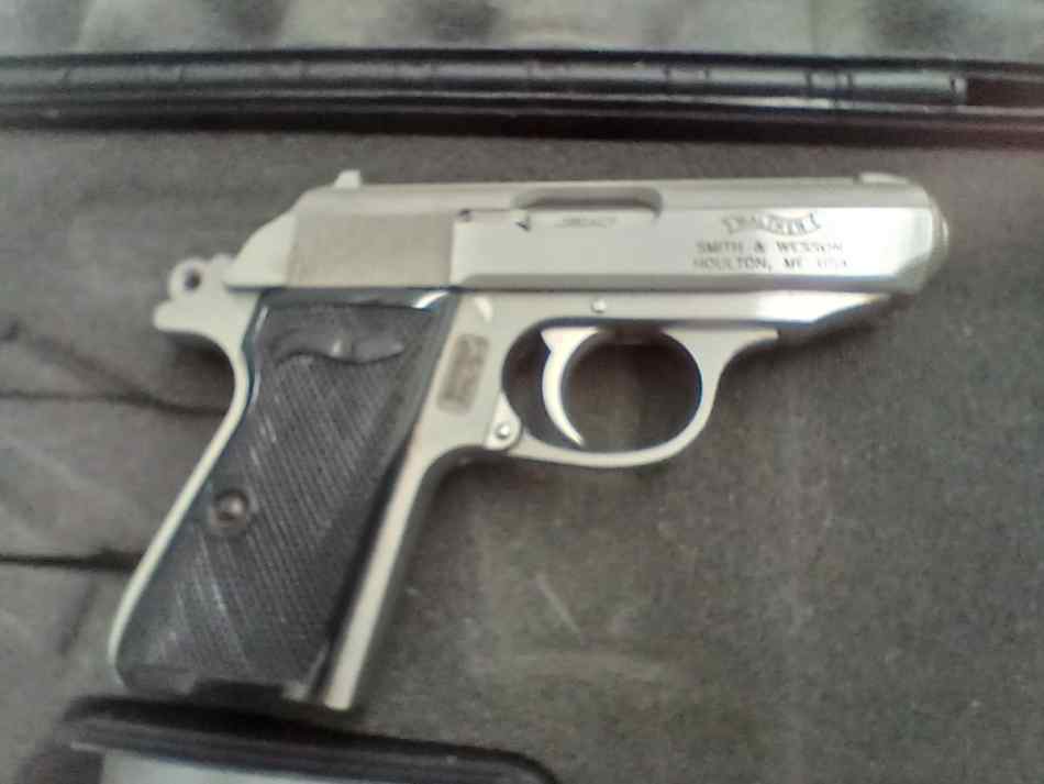 Walther PPK S .380 with box 2 clips and ammo