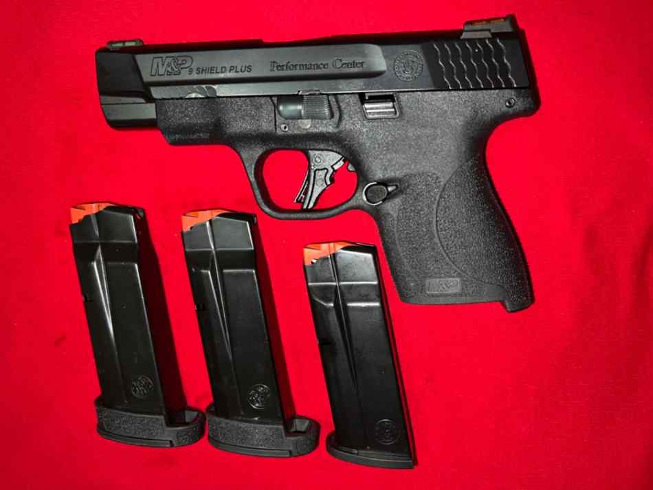 S&amp;W M&amp;P9 Shield Plus Performance Center 4 in