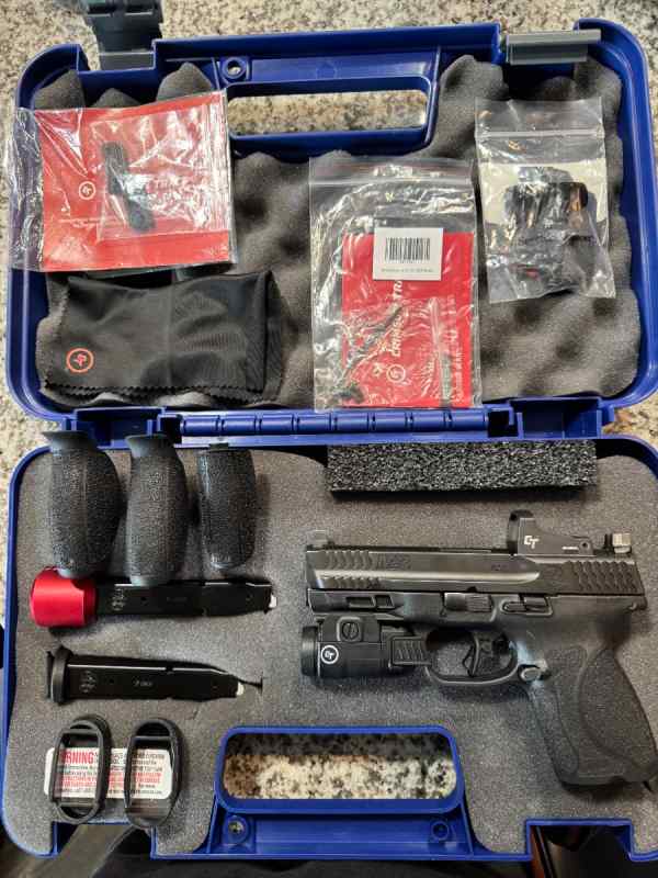 Smith &amp; Wesson M&amp;P 9 2.0 Compact (Crimson Trace)