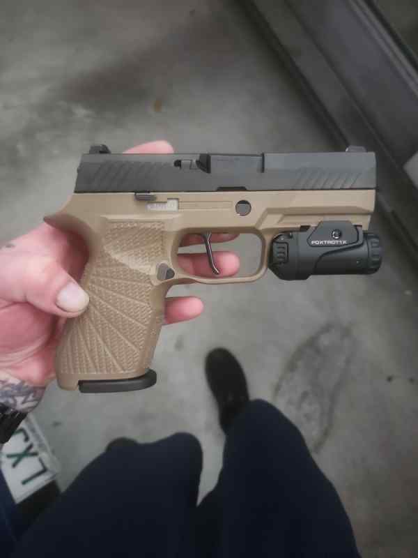 Sig p320 3.75&quot; barrel. 2x15mags. Trigger upgrade. 