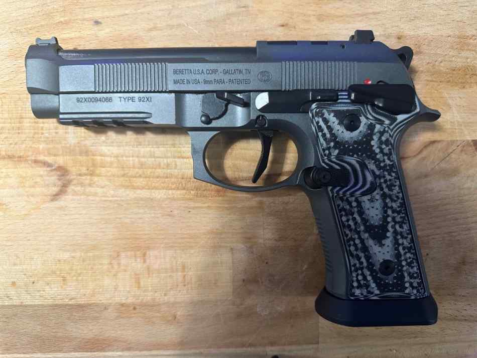 Beretta 92Xi Squalo 