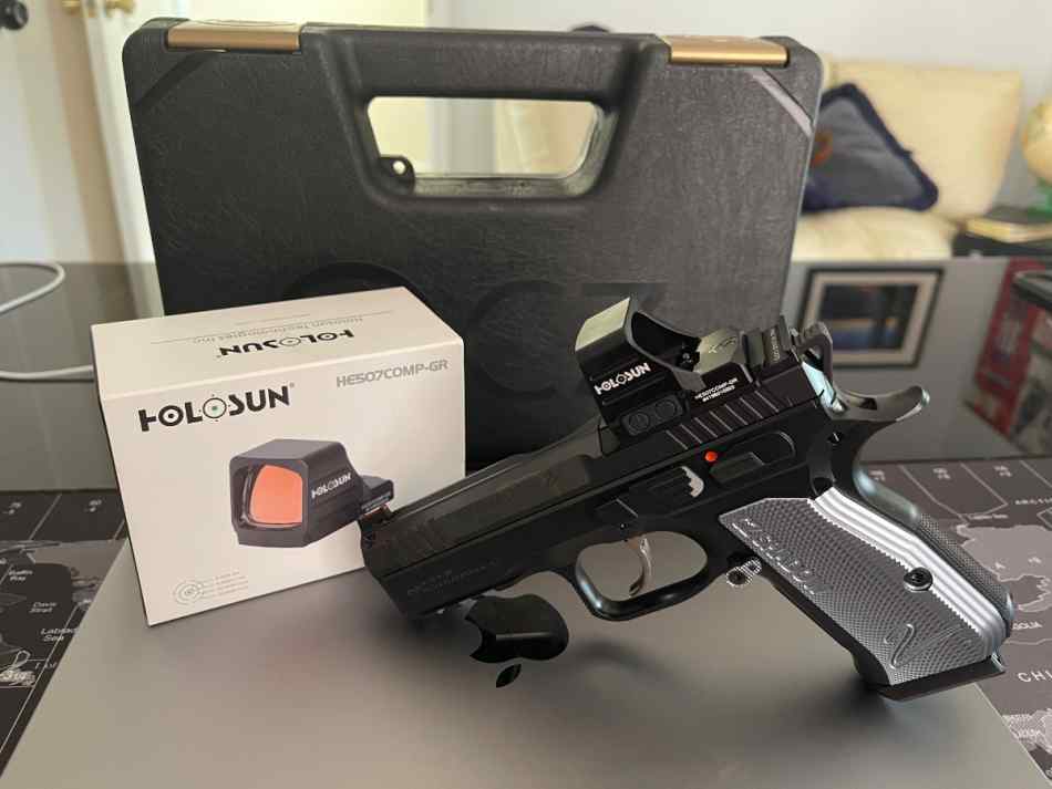 BRAND NEW UNFIRED CZ SHADOW 2 COMPACT + OPTIC!