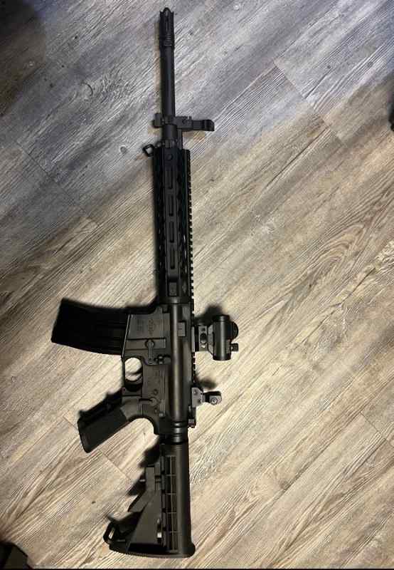 YHM Yankee Hill Machine AR15 Rifle 5.56 LIKE NEW