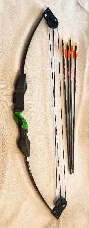 Barnett Banshee Quad youth Compound Bow &amp; Arrows