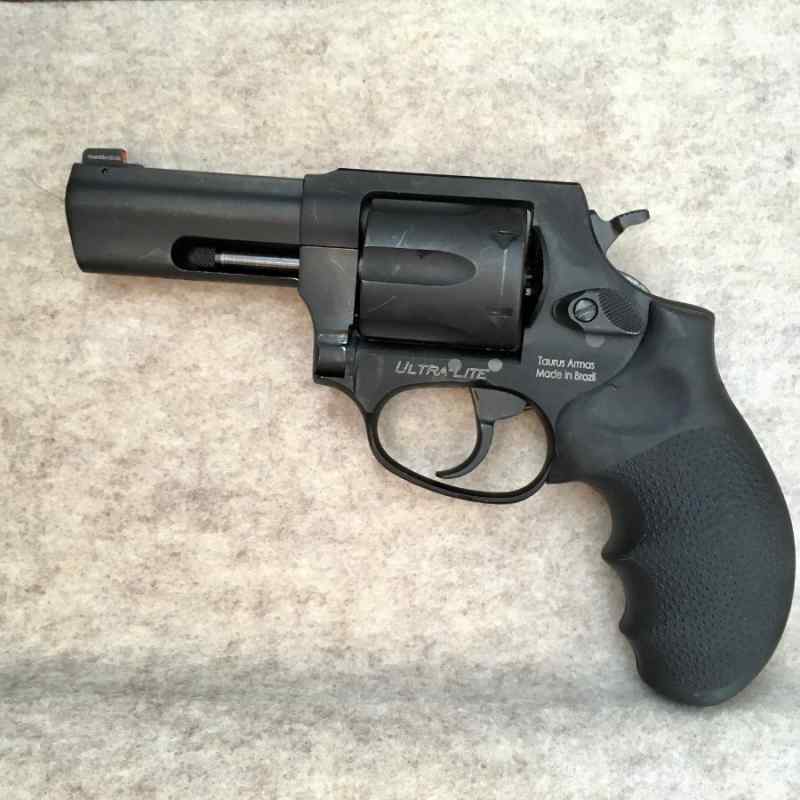 Taurus 856 Defender Ultralite 38 Special