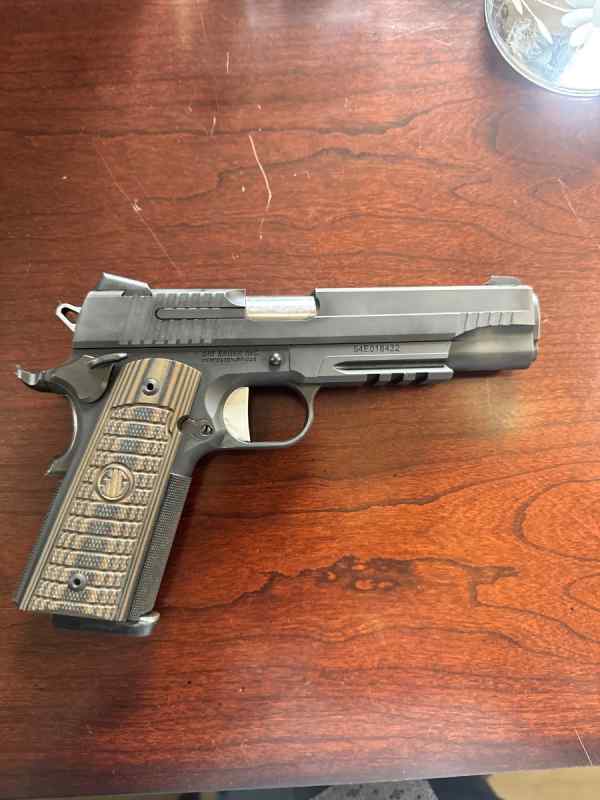 SIG SAUER 1911 SELECT .45