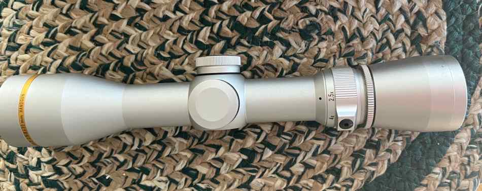 Leupold 2.5-8 silver handgun scope