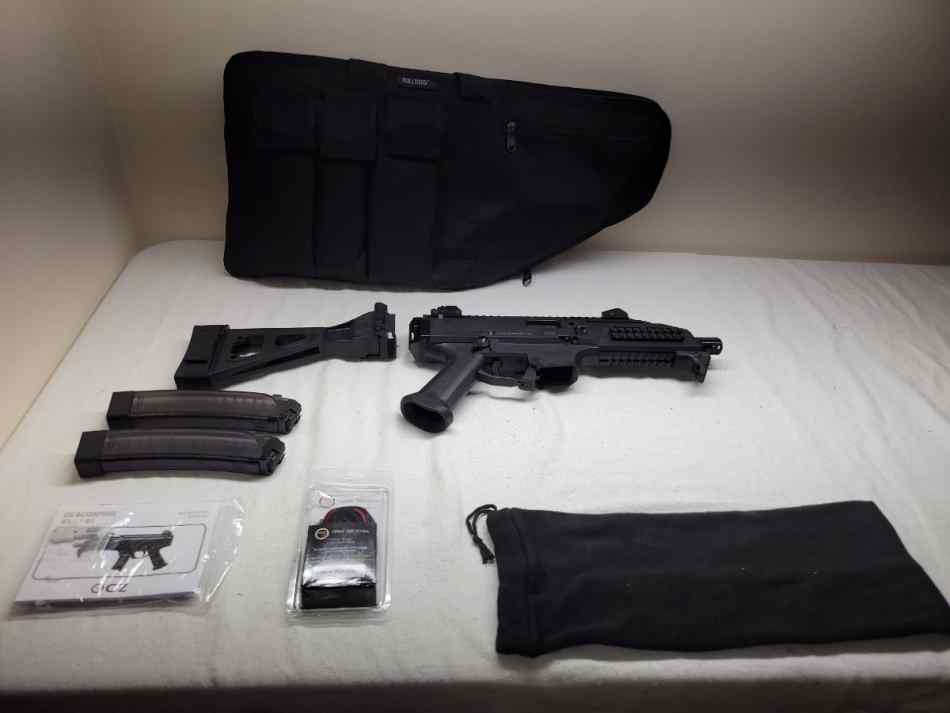 New CZ Scorpion Evo 3 S1 + 2 mags and Bulldog case