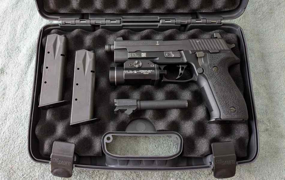 SIG SAUER P-226 (MK25 NAVY)