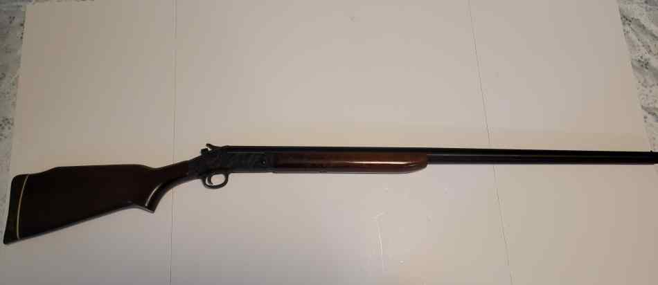 H&amp;R 10 guage break action shotgun