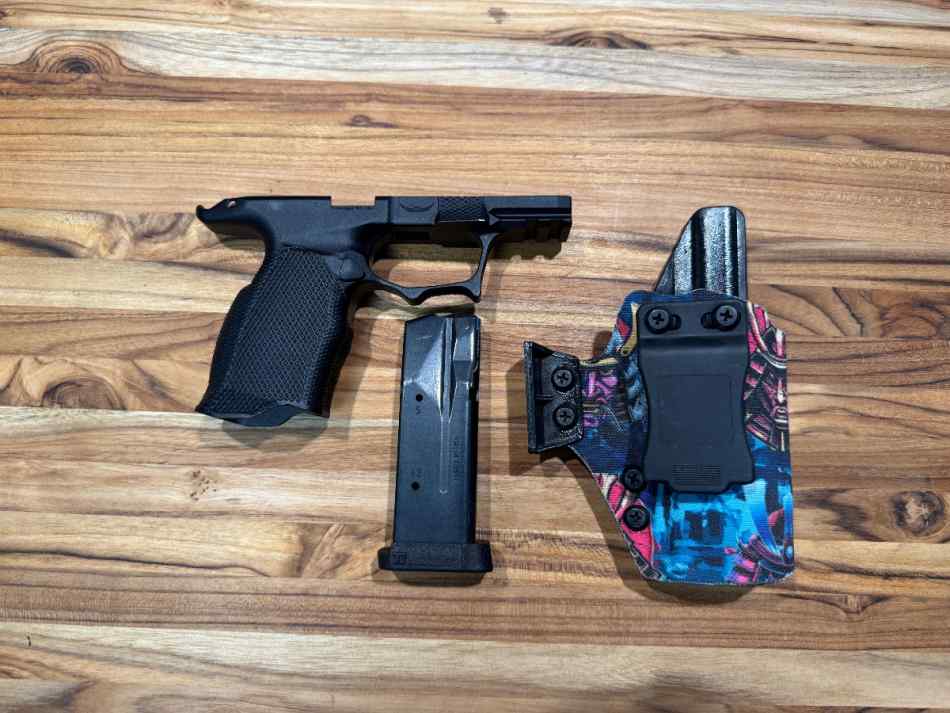 Icarus Metal Grip module for p365 an QVO tactical 