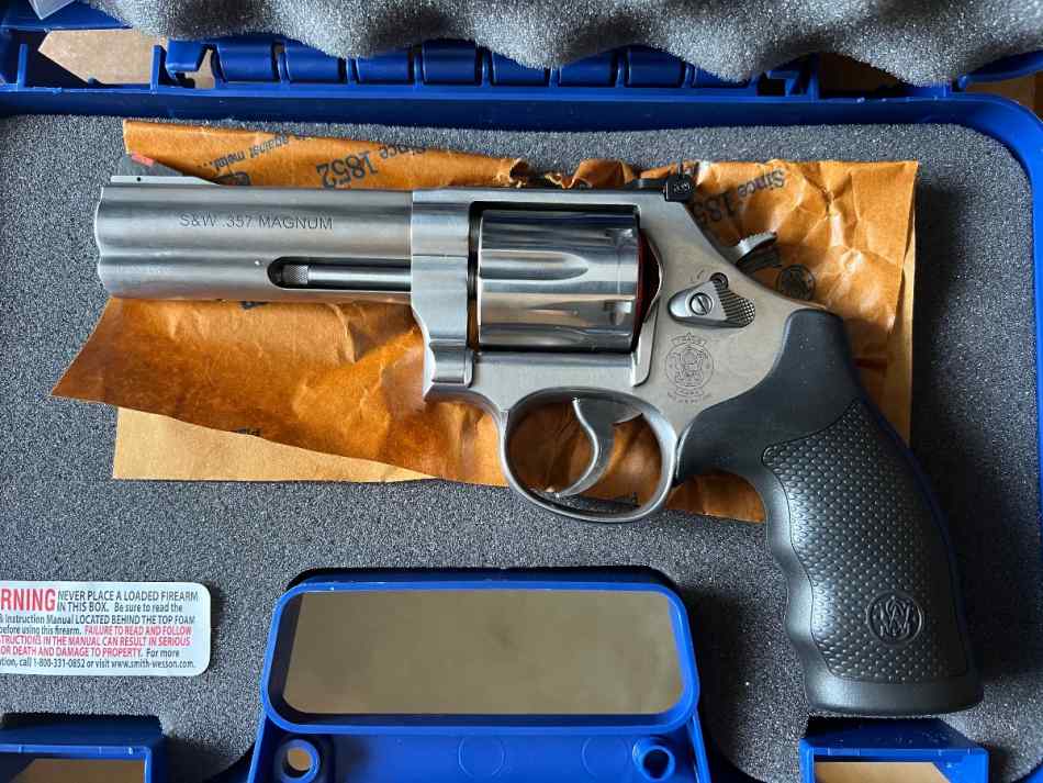 S&amp;W 686 4”