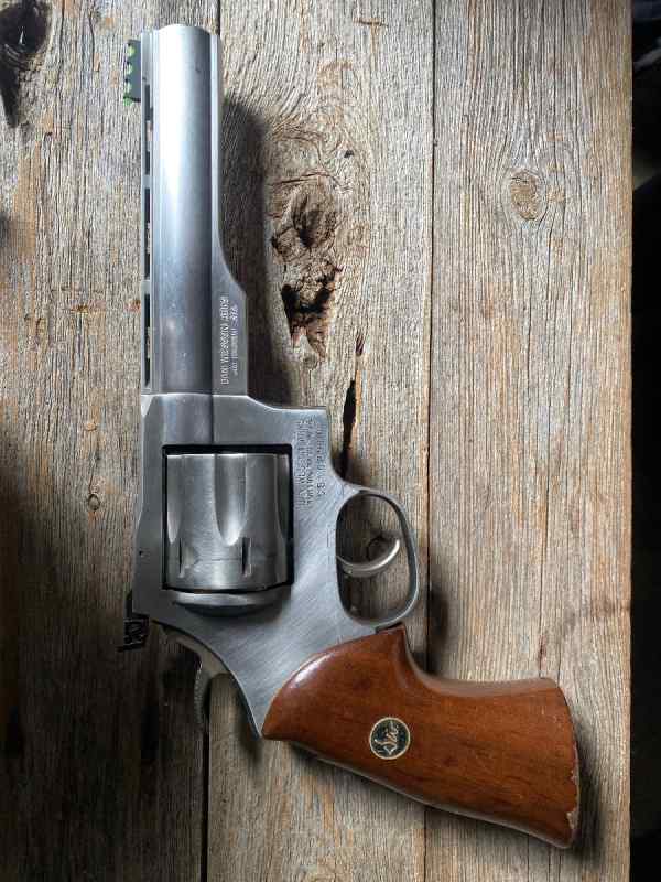 Dan Wesson 44 Magnum