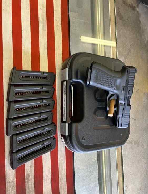 GLOCK 44 .22LR