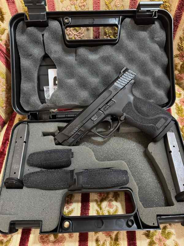 S&amp;W M&amp;P45 2.0 Full Size .45 ACP