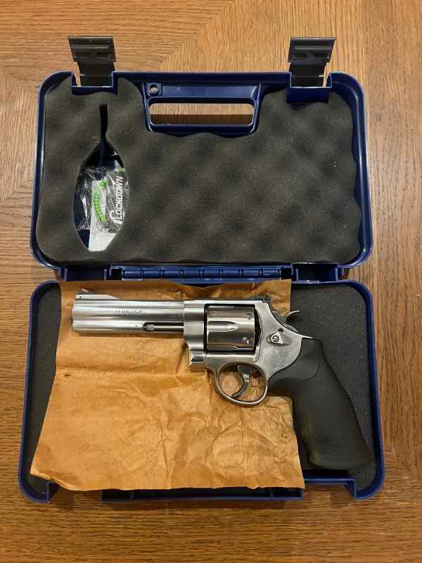 Smith and Wesson 629 classic .44 magnum 