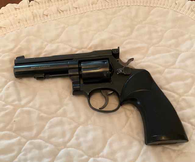 Smith &amp; Wesson Model 10-6 with Bo-Mar Sight