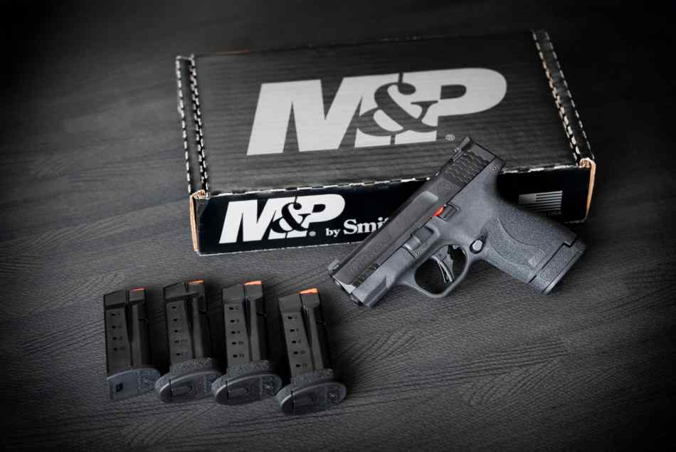 Smith &amp; Wesson M&amp;P Shield Plus 5 Mags + Bugout Bag