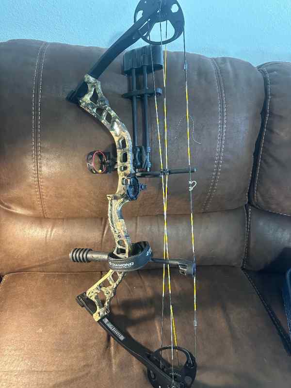 Diamond Infinite 305 Compound Bow